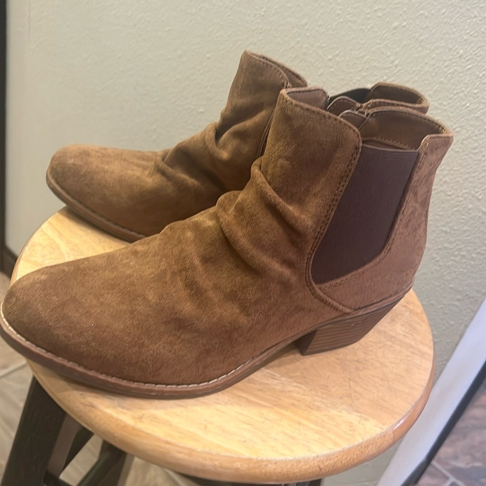 EuroSoft size 9 booties